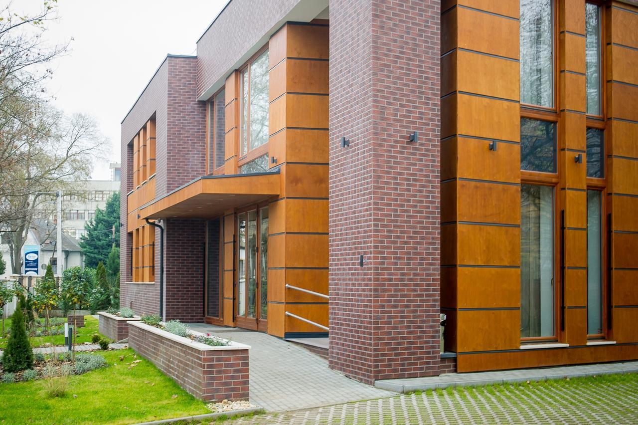 Bh Kristaly Hotel Debrecen Exterior photo